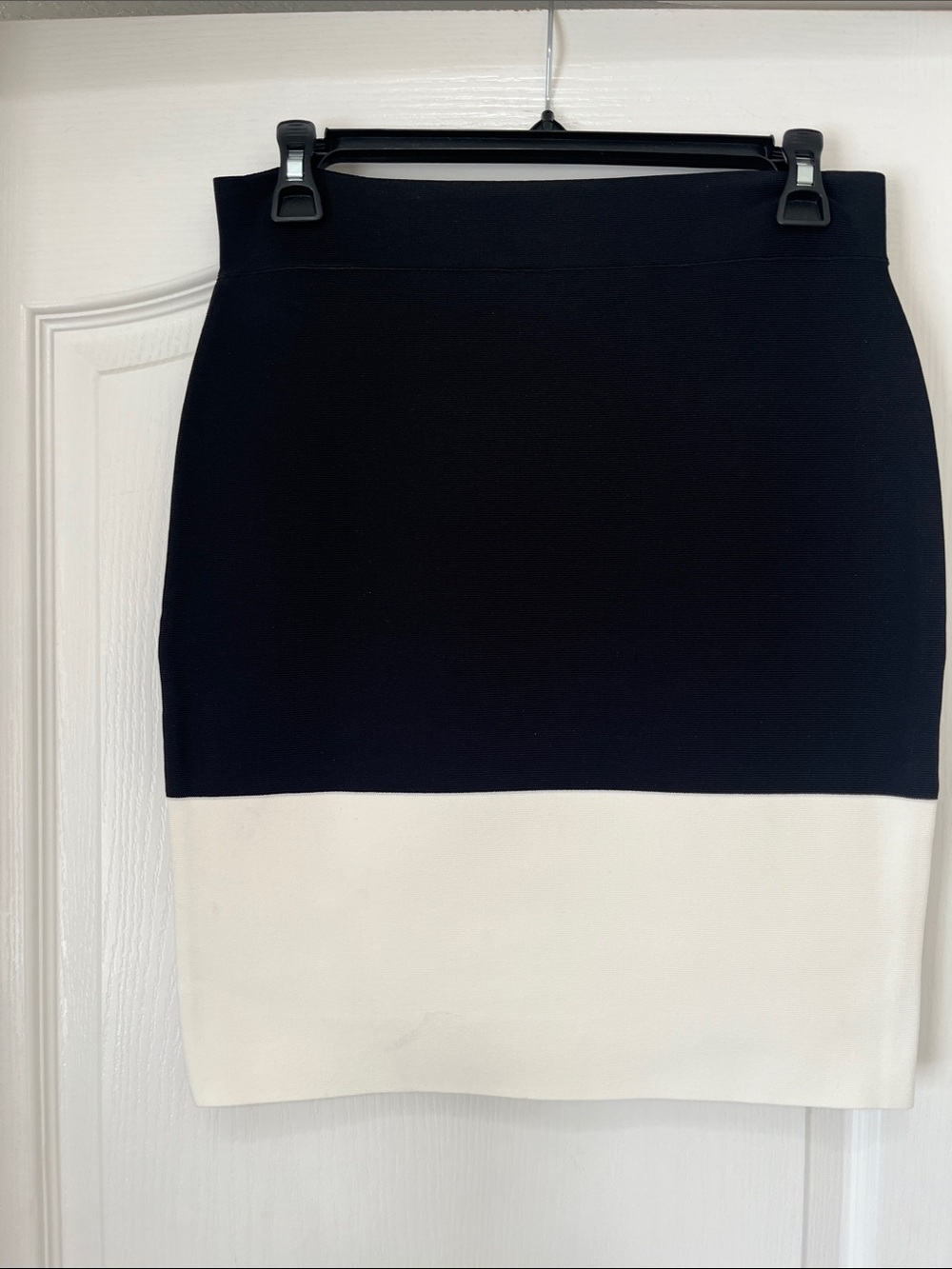 BCBGMaxAzria Classic Colorblock Pencil Skirt - Black & White, L
